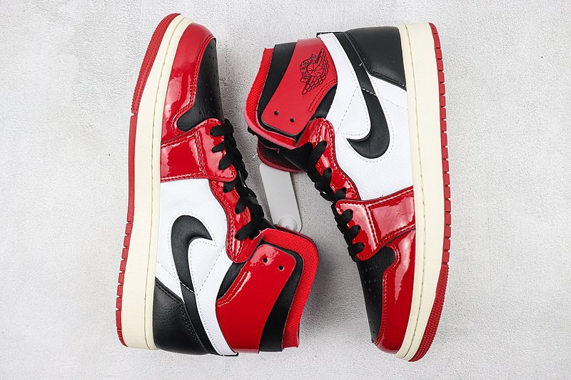 Air Jordan 1 High "Zoom Air CMFT Patent Chicago" фото № 7