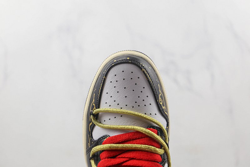 Air Jordan 1 Low "Black Toe" фото № 3