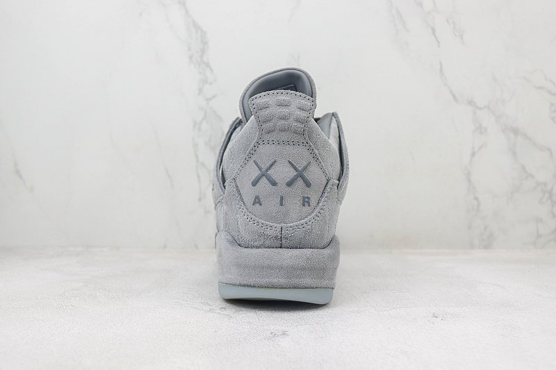 KAWS x Air Jordan 4 "Cool Grey" фото № 9
