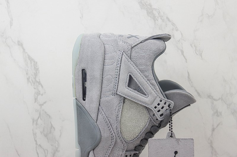 KAWS x Air Jordan 4 "Cool Grey" фото № 3