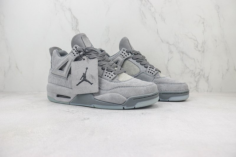 KAWS x Air Jordan 4 "Cool Grey" фото № 6