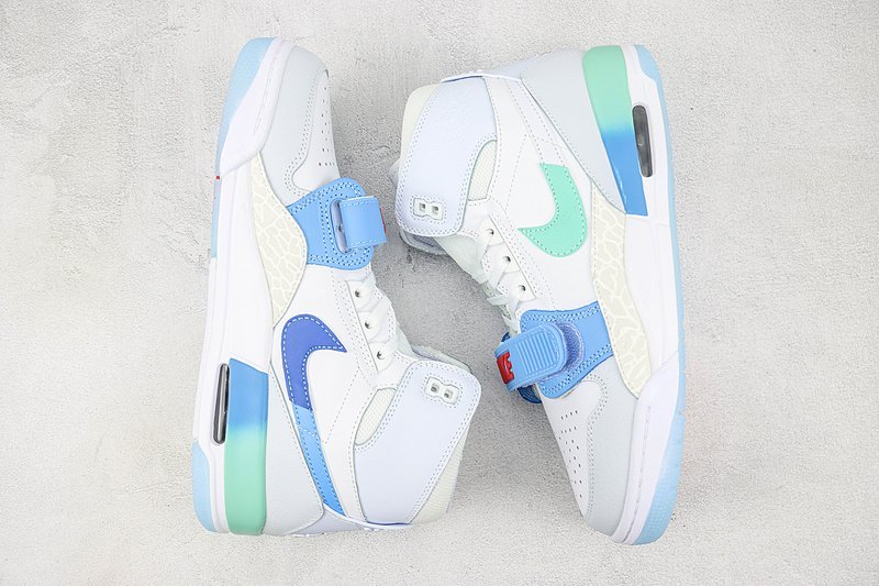 Air Jordan Legacy 312 High "Gradient White/Blue/Green" фото № 7