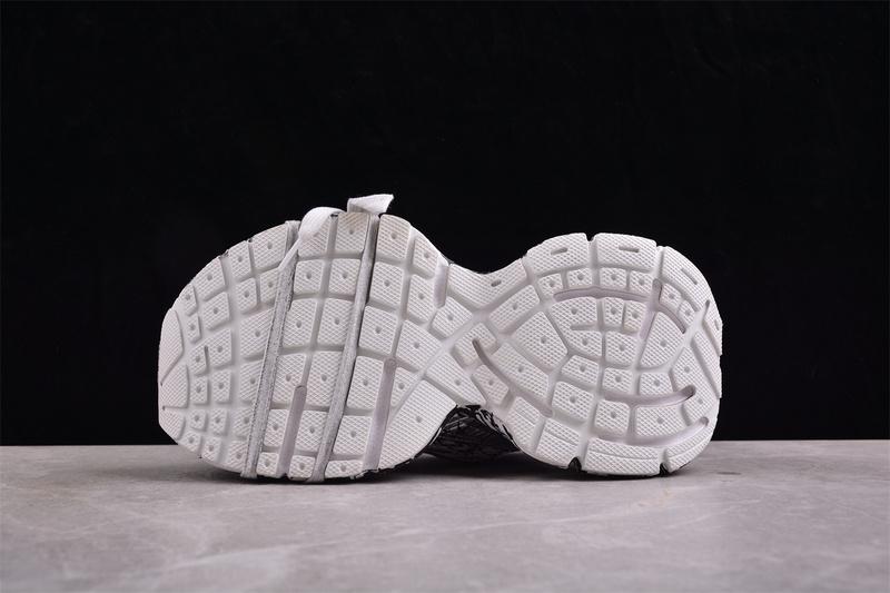 Balenciaga 3XL Sneaker "Worn-Out/White/Black Graffiti" фото № 6