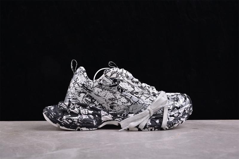 Balenciaga 3XL Sneaker "Worn-Out/White/Black Graffiti" фото № 2