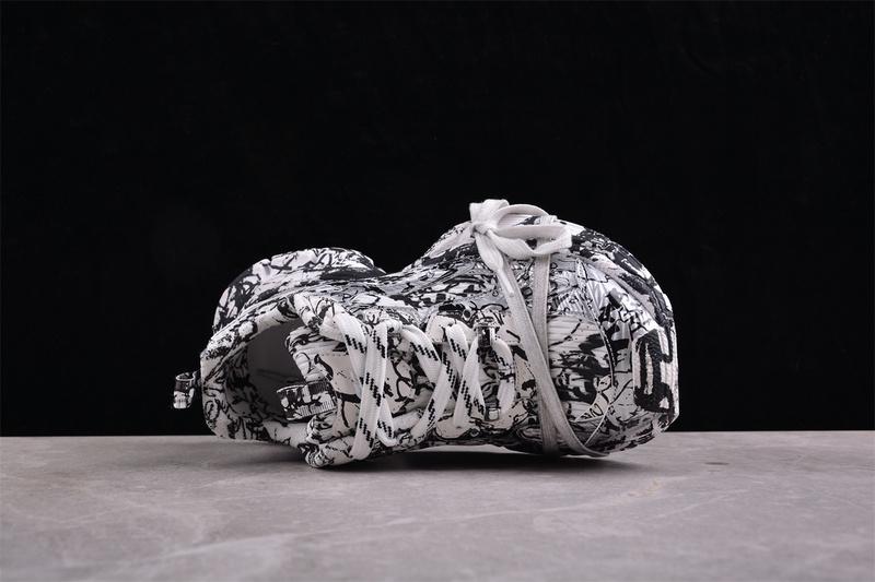 Balenciaga 3XL Sneaker "Worn-Out/White/Black Graffiti" фото № 9