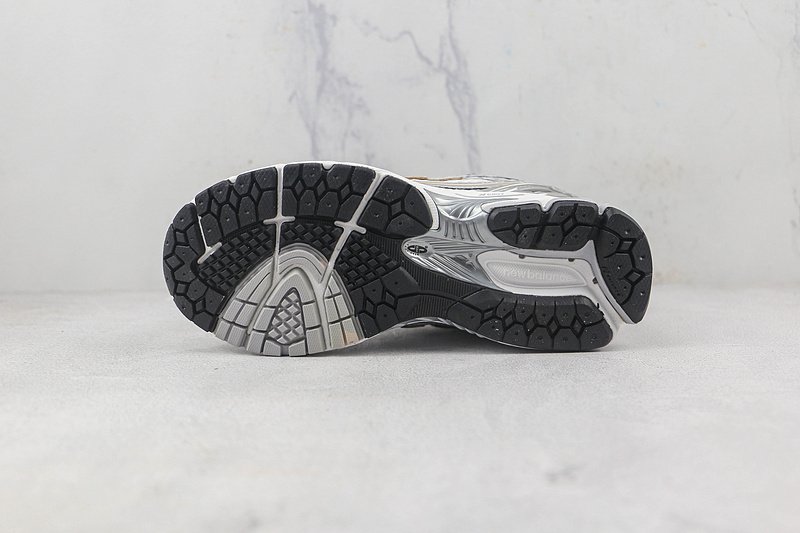 New Balance 1906R "White Rain Cloud Silver Metallic" фото № 8