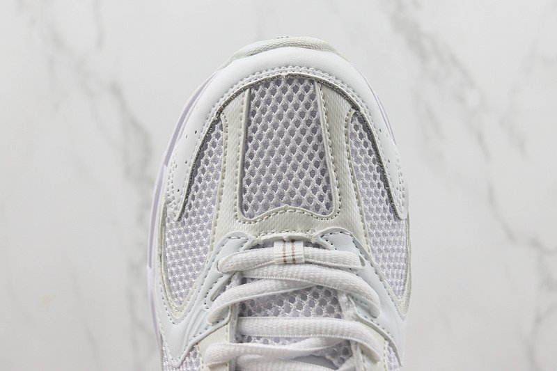 New Balance 530 "Triple White" фото № 4