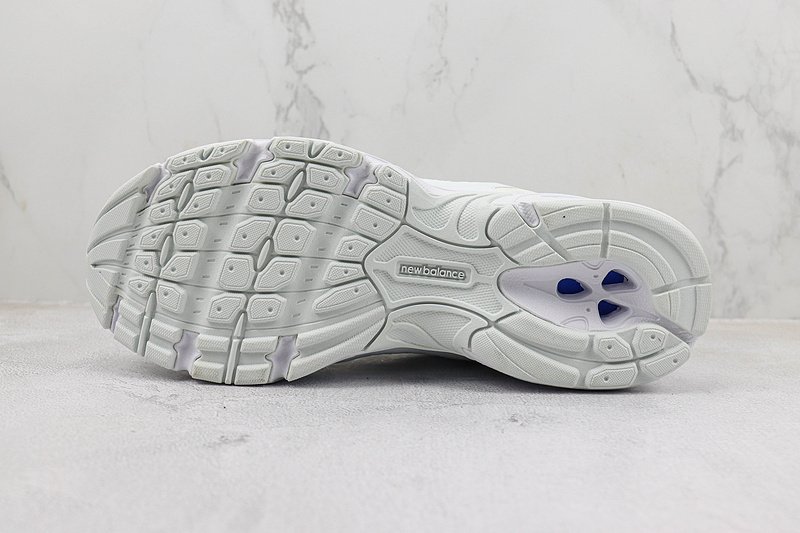 New Balance 530 "Triple White" фото № 8