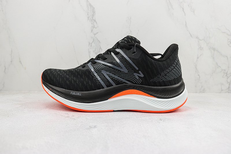 New Balance FuelCell Propel V4 "Black/Orange Foot/White" фото № 2