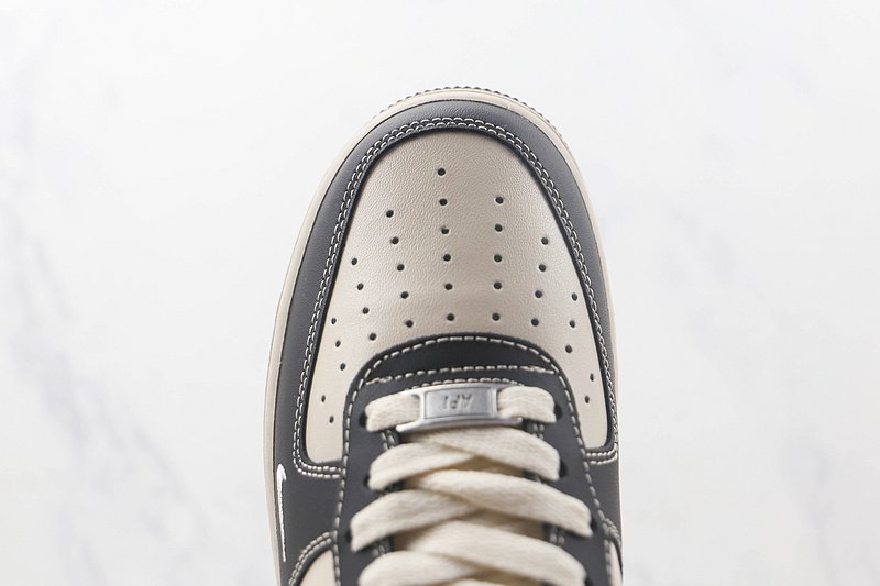 Carhatt x Nike Air Force 1 07 Low "Black/White" фото № 4