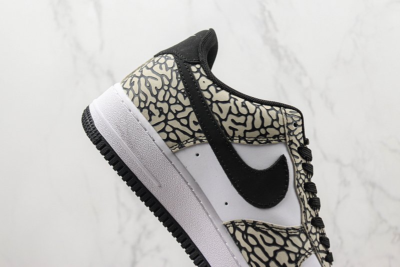 Nike Air Force 1 07 Low LV "Brown Khaki/Dark Grey" фото № 3