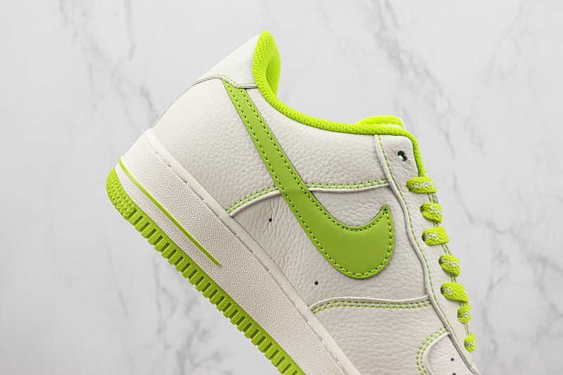 Supreme x Nike Air Force 1 Low "Milk White/Apple Green" фото № 3