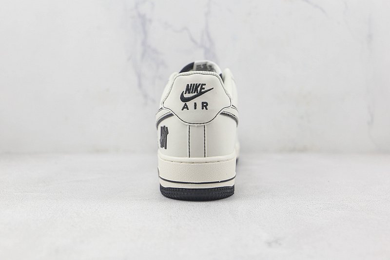 Undefeated x Nike Air Force 1 "Beige/Black 3M" фото № 9