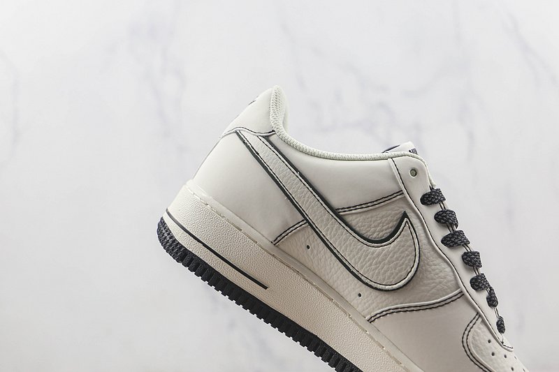 Undefeated x Nike Air Force 1 "Beige/Black 3M" фото № 3