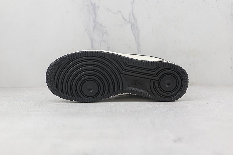 Undefeated x Nike Air Force 1 "Beige/Black 3M" фото № 8