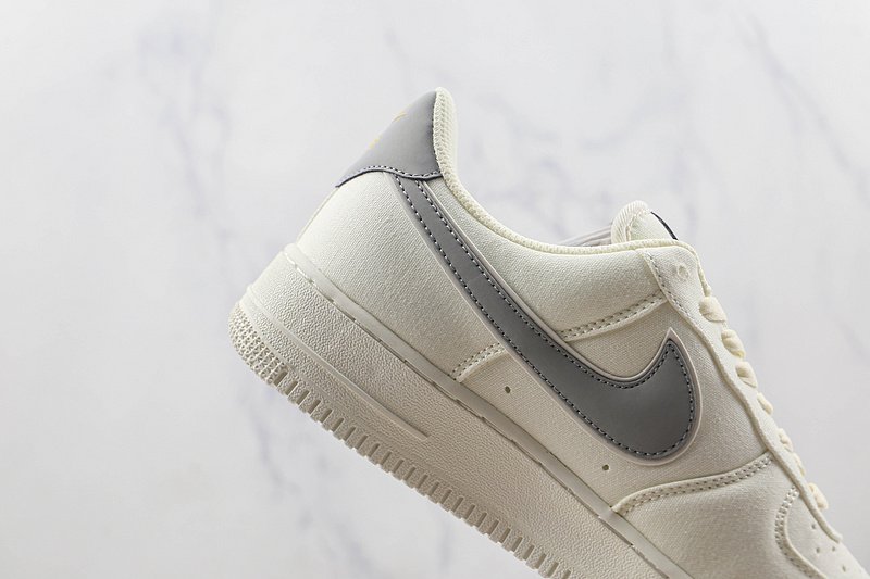 Nike Air Force 1 Low "White/Cadet Grey/Gold Mini-Swoosh" фото № 3