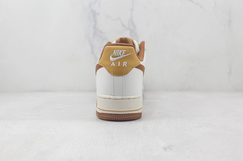 Nike Air Force 1 Low "White/Clay Brown" фото № 9