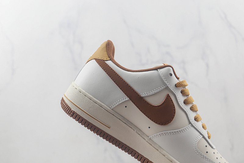 Nike Air Force 1 Low "White/Clay Brown" фото № 3