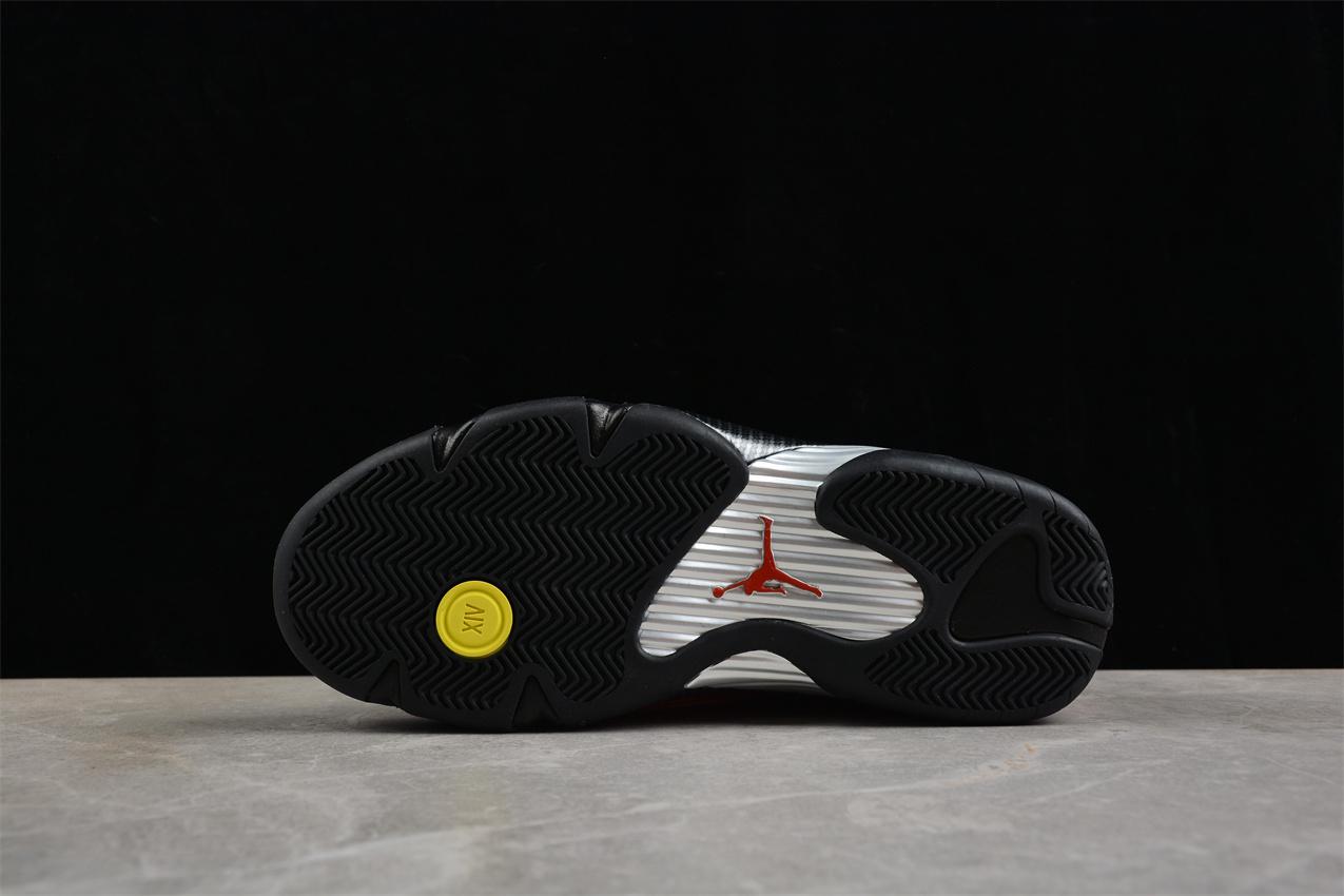 Nike Air Jordan 14 "Ferrari" фото № 4