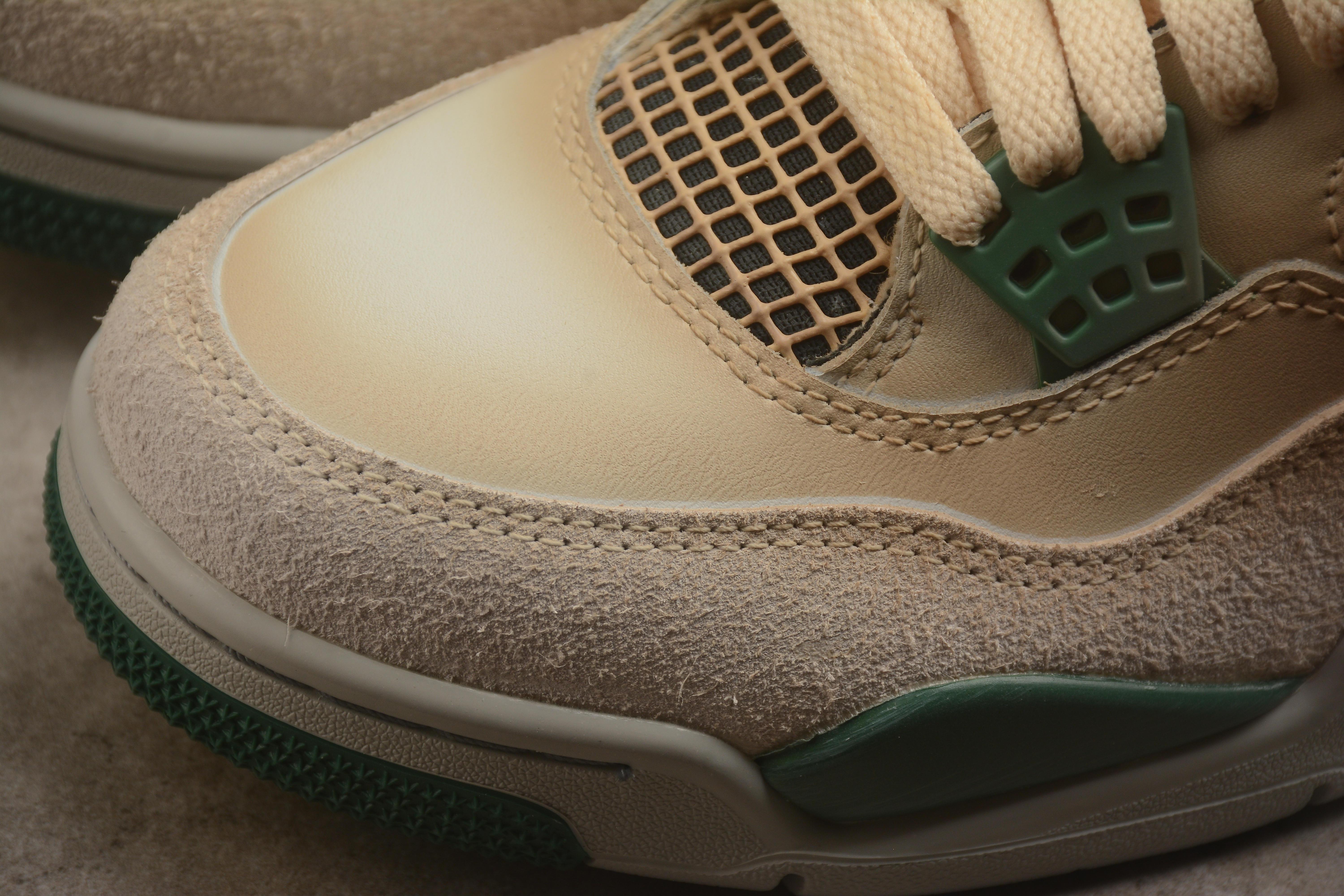 Bulbasaur x Nike Air Jordan 4 Retro "Green/White/Black" фото № 7