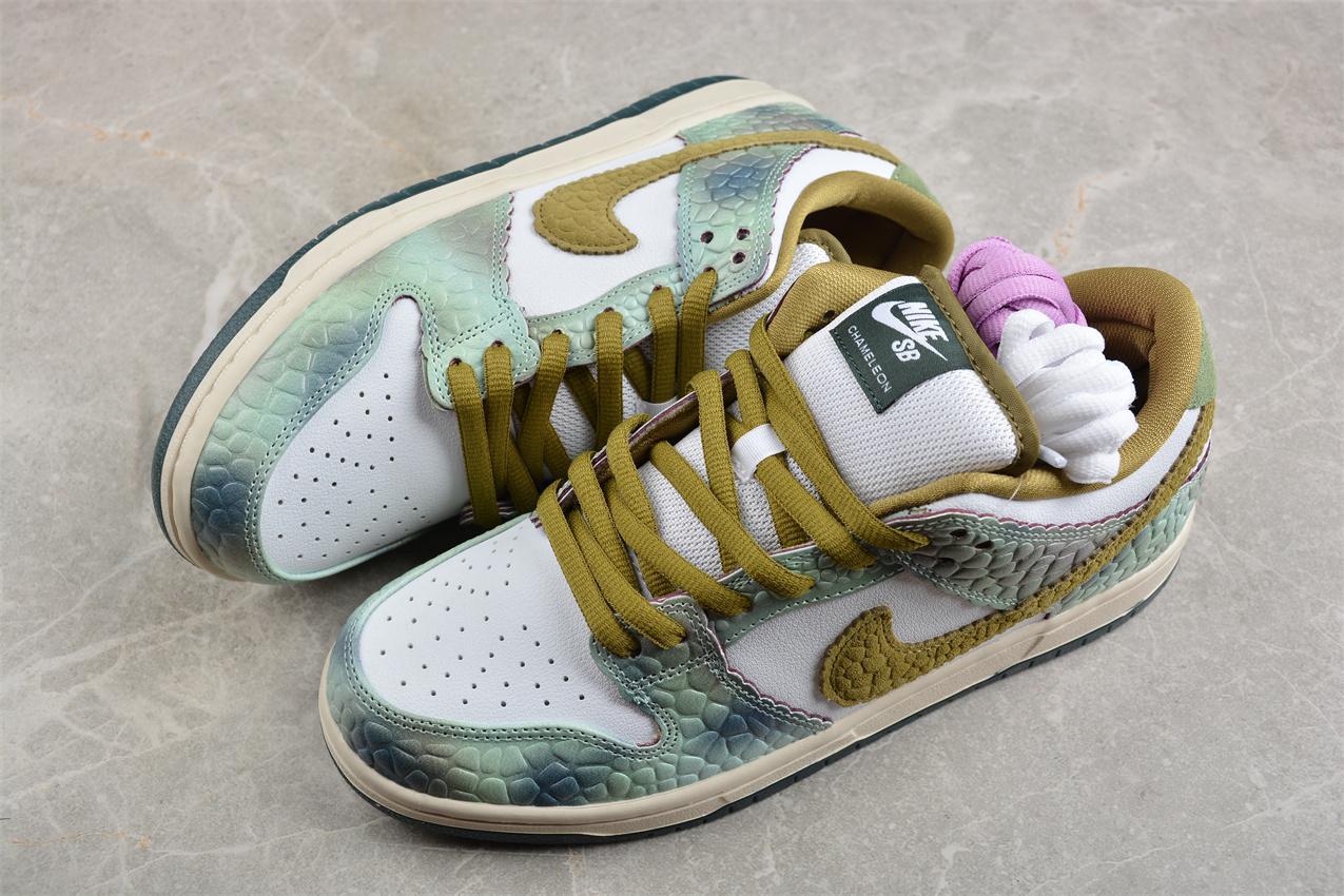 Alexis Sablone x Nike SB Dunk Low "Chameleon" фото № 6