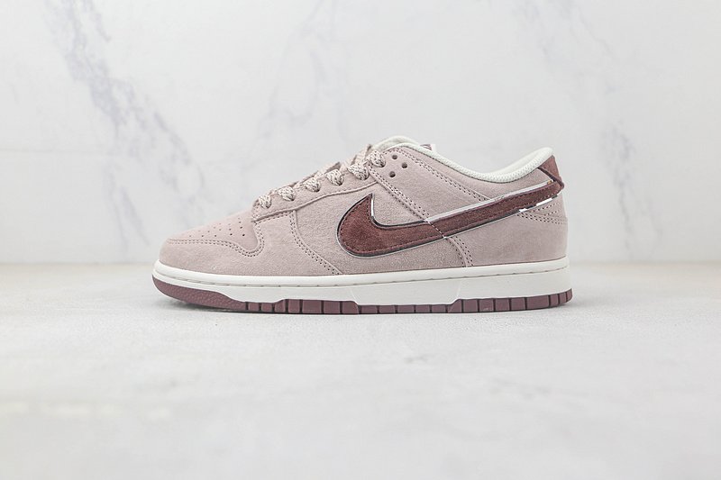 Otomo Katsuhiro x Nike SB Dunk Low "Pink Burgundy" фото № 2