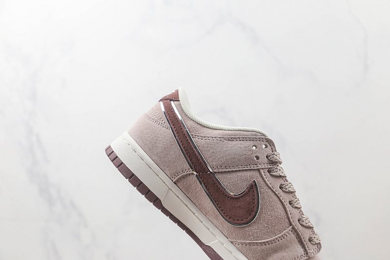 Otomo Katsuhiro x Nike SB Dunk Low "Pink Burgundy" фото № 4