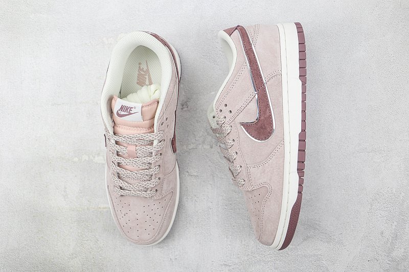 Otomo Katsuhiro x Nike SB Dunk Low "Pink Burgundy" фото № 6