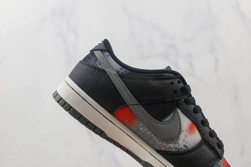 Nike SB Zoom Dunk Low Graffiti "Black/Red/Grey" фото № 4
