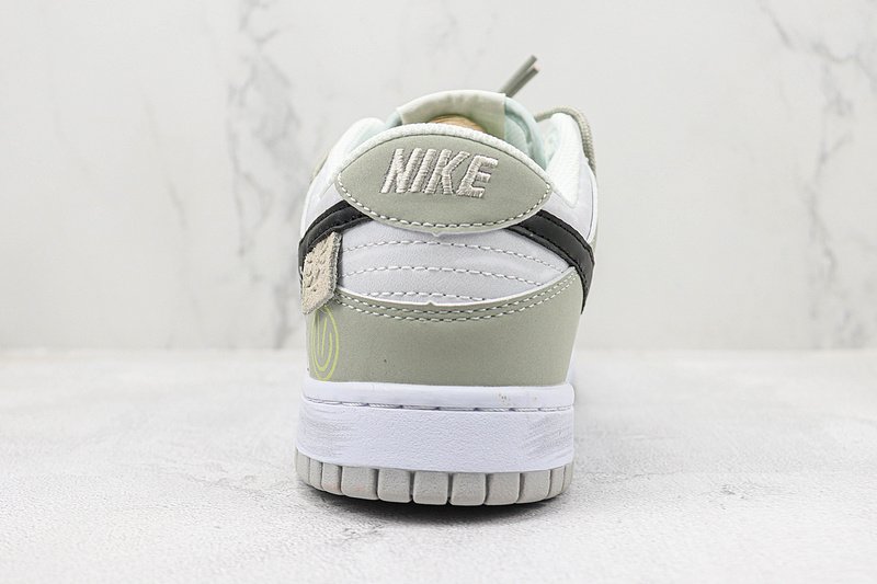 Nike Dunk Low "Green Bomb" фото № 9