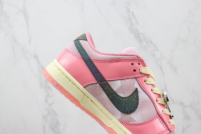 Nike Dunk Low "Barbie" фото № 3