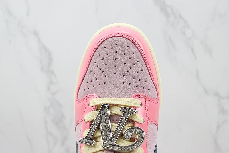 Nike Dunk Low "Barbie" фото № 4