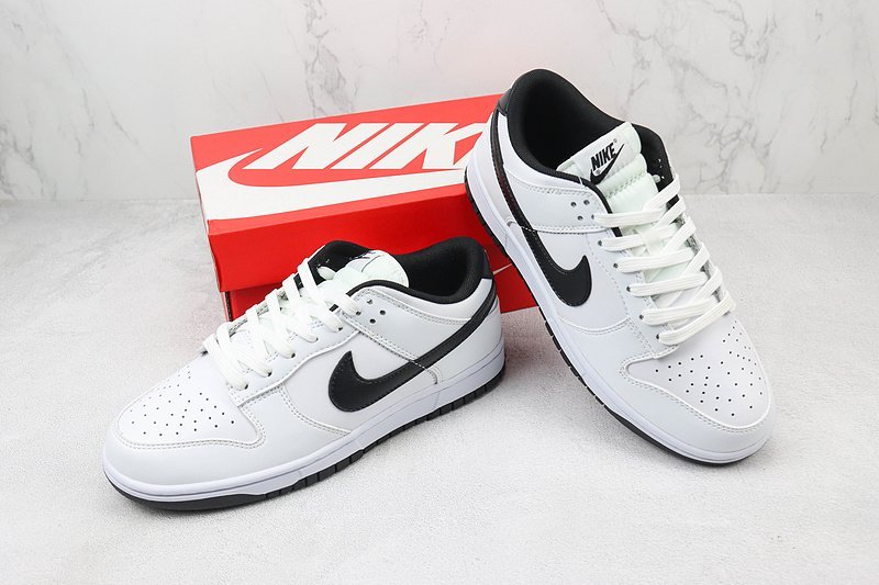 Nike Dunk Low "Light Bone/Black" фото № 7