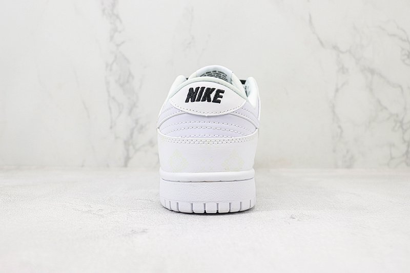 TIGHTBOOTH x Nike Dunk Low "White/Glowing Pattern" фото № 9