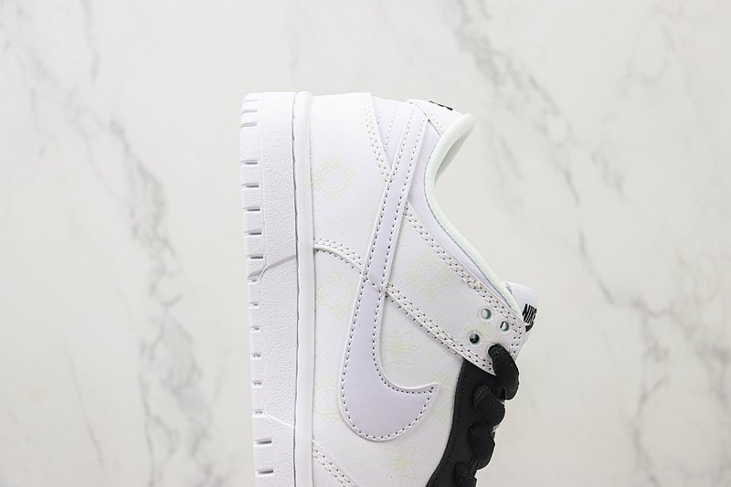 TIGHTBOOTH x Nike Dunk Low "White/Glowing Pattern" фото № 3