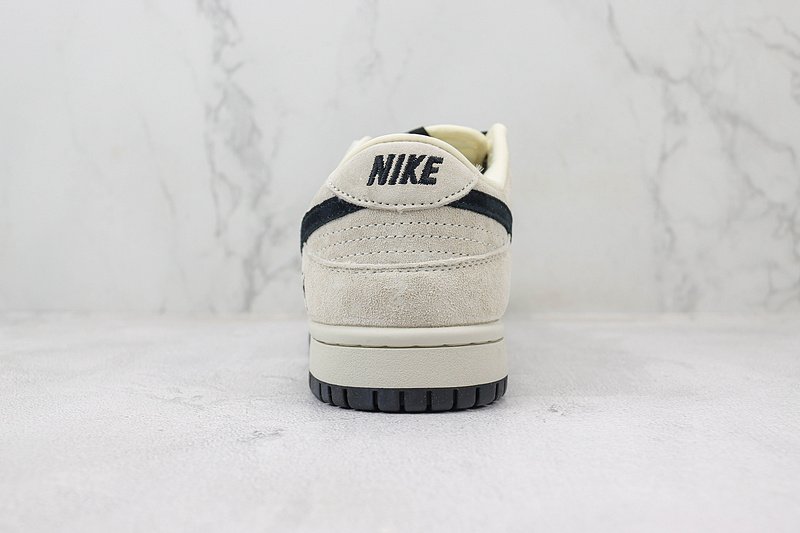 Stussy x Nike Dunk Low "Desert Sand/Black/Mini Swoosh" фото № 9