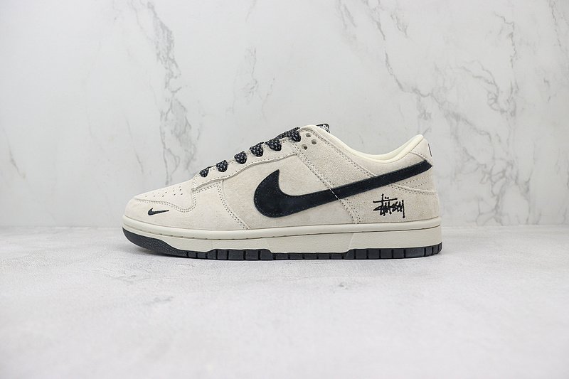 Stussy x Nike Dunk Low "Desert Sand/Black/Mini Swoosh" фото № 2