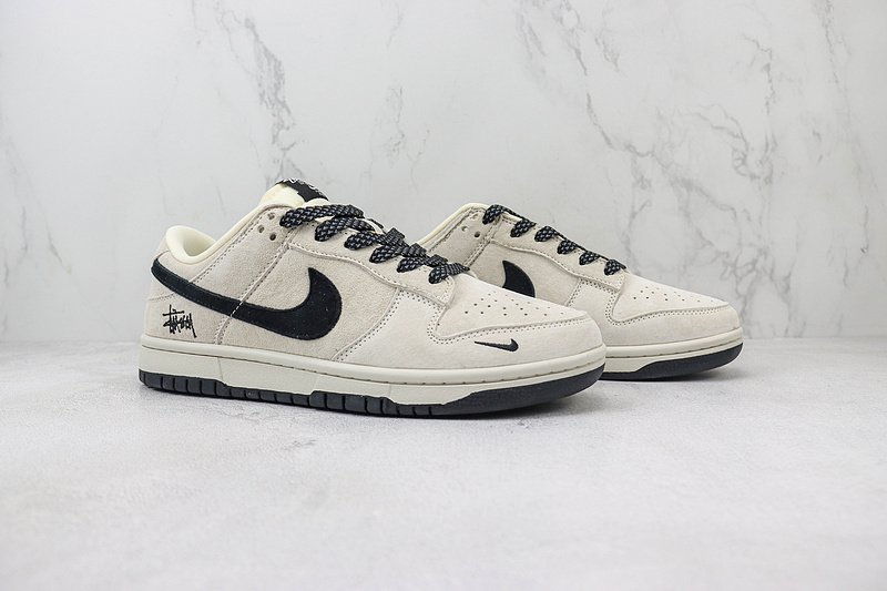 Stussy x Nike Dunk Low "Desert Sand/Black/Mini Swoosh" фото № 6
