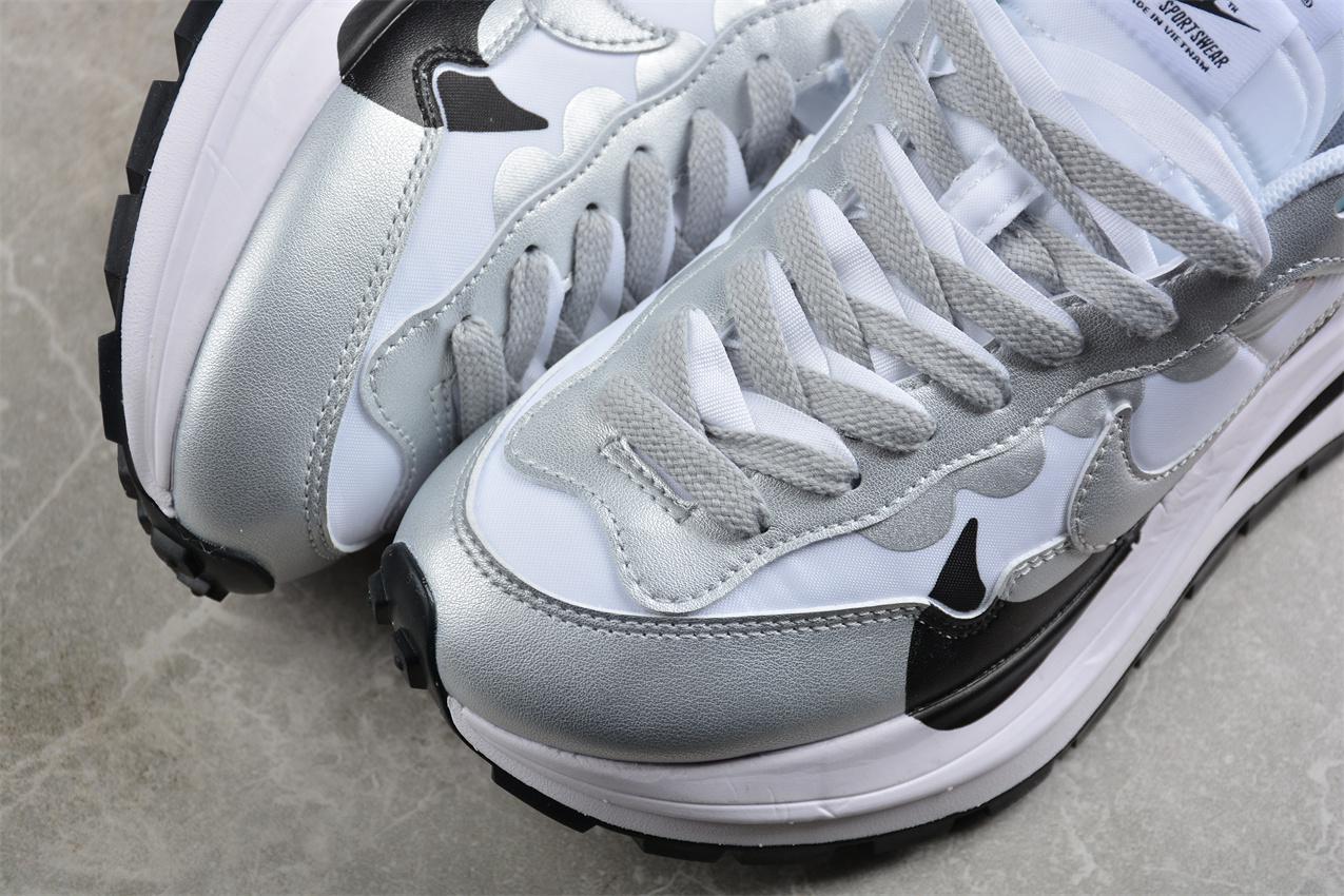 Sacai x Nike VaporWaffle 3.0 "Grey/Black" фото № 7