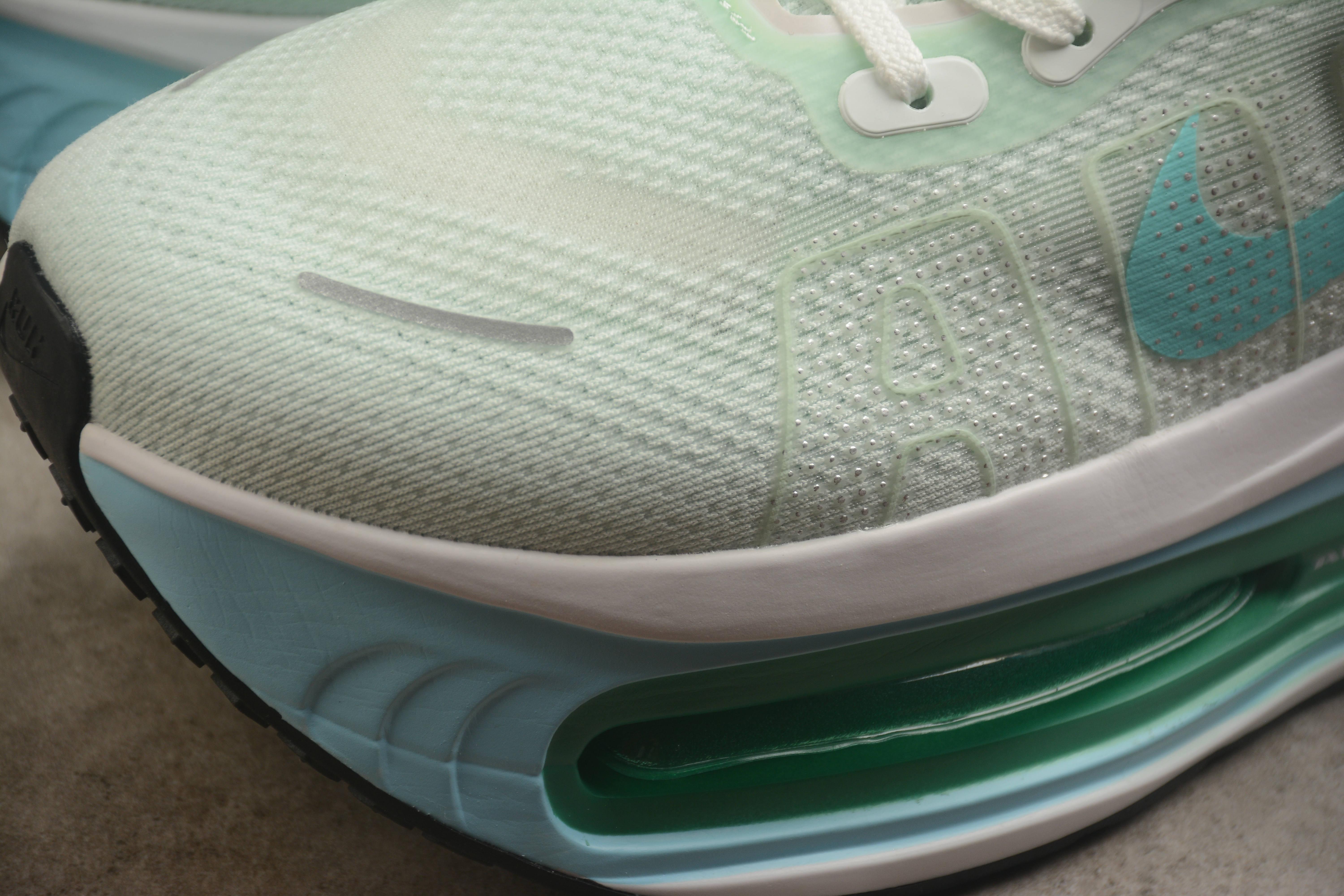 Nike Vomero Premium "Barely Green/Mint Foam" фото № 4