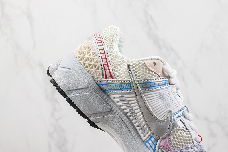 Nike Zoom Vomero 5 "White/Blue/Red" фото № 4
