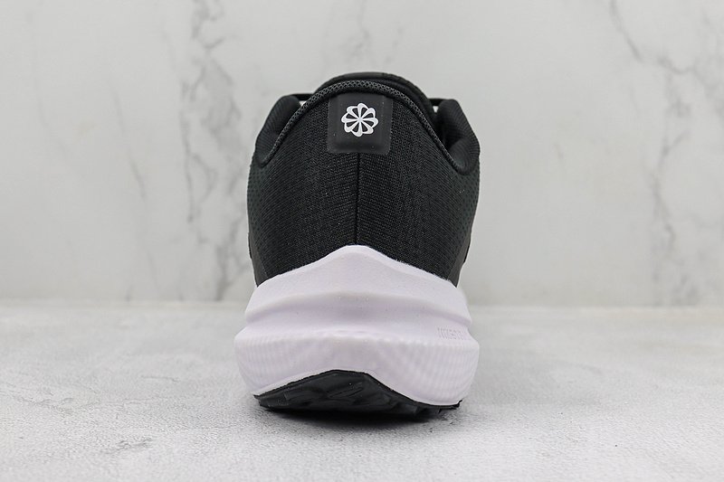 Nike Winflo 10 "Black/White" фото № 9