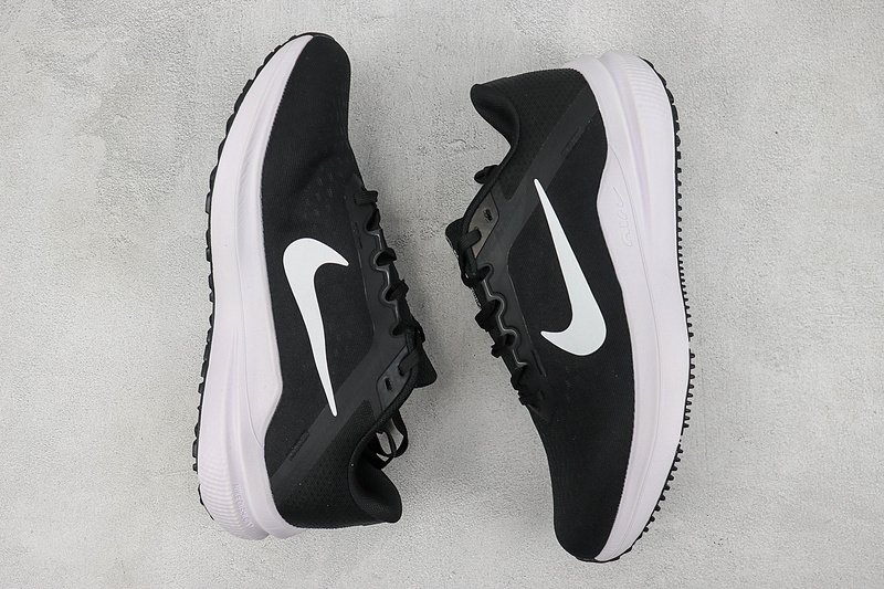 Nike Winflo 10 "Black/White" фото № 7