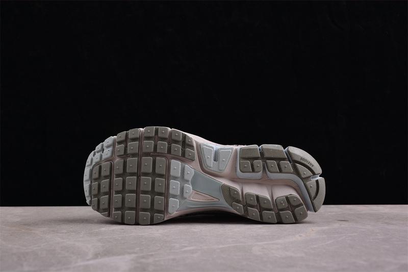 Nike Zoom Vomero 5 "White/Beige" фото № 9