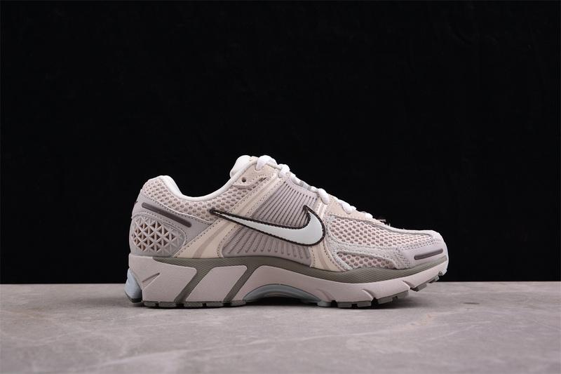 Nike Zoom Vomero 5 "White/Beige" фото № 8