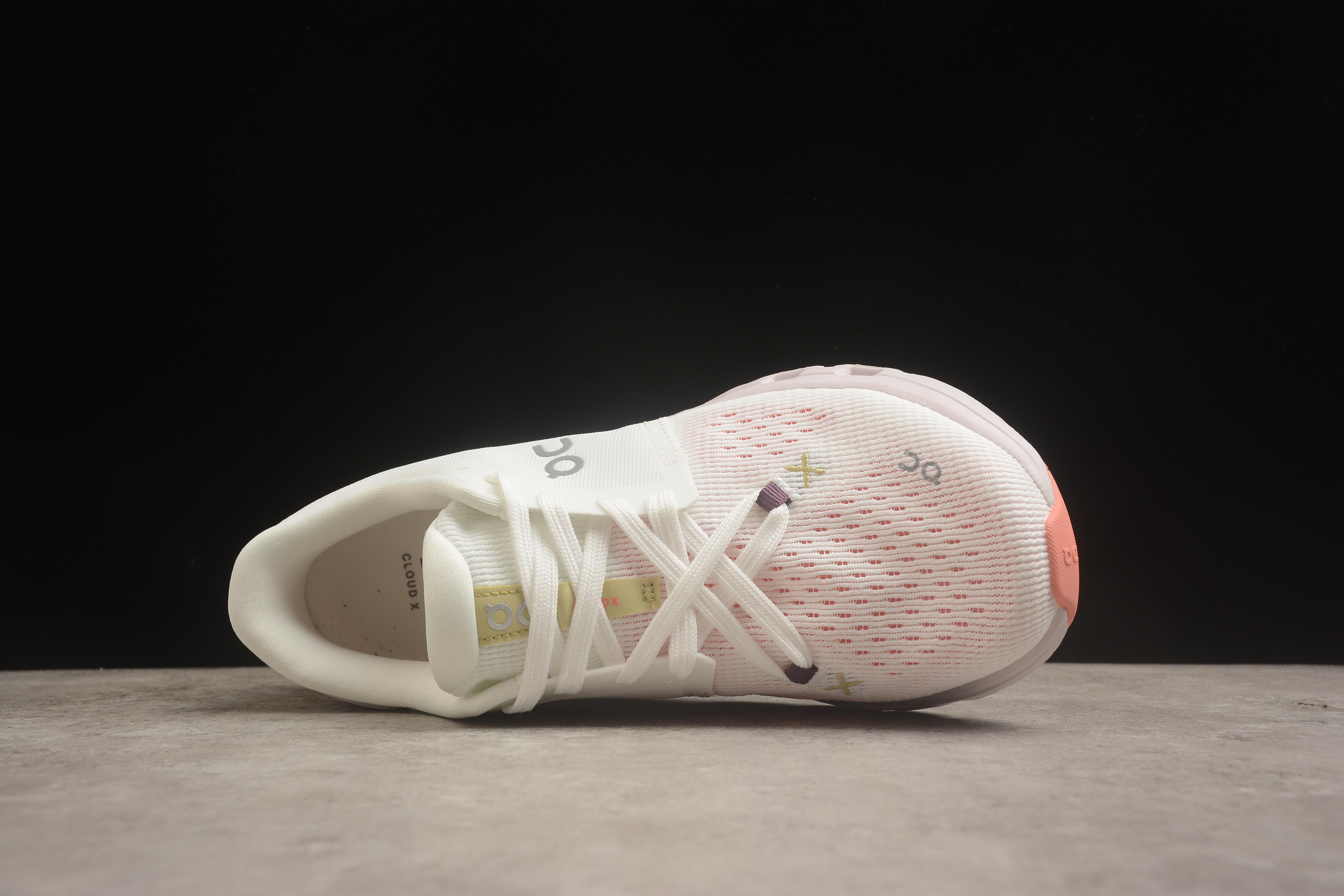 On Cloud X 4 "White/Red/Orange/Kelly Green" фото № 3