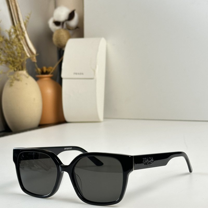 Солнцезащитные очки Prada Rounded Square Shaped With Logo "Black/Silver" фото № 2