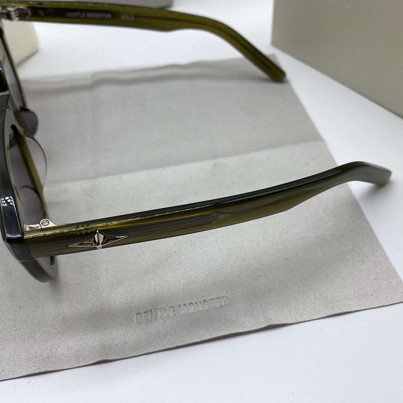 Солнцезащитные очки Gentle Monster Temples Decorated By Symbol "Yellow/Black" фото № 6