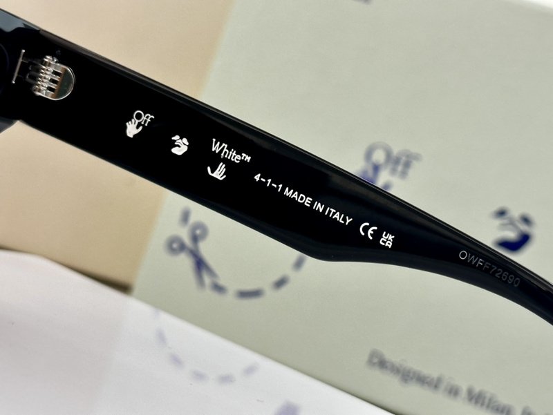Солнцезащитные очки Off White Front Middle Inscription "Black" фото № 4