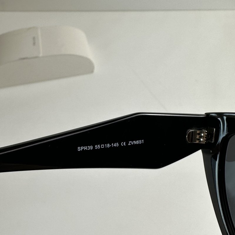 Солнцезащитные очки Prada Logo In Triangle On Side "Black" фото № 3